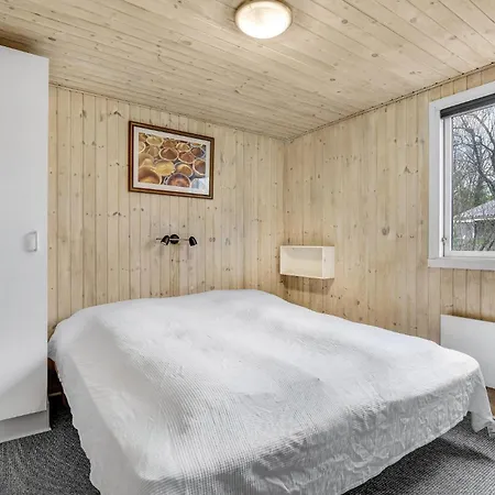 Cozy Home In Sydals With Sauna Skovby (Syddanmark)